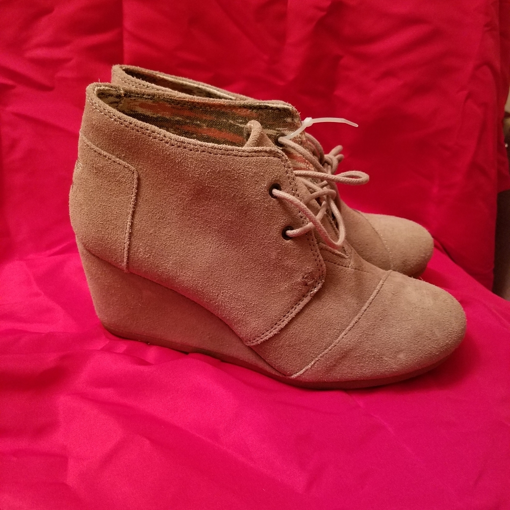 New Tom's Booties- never worn